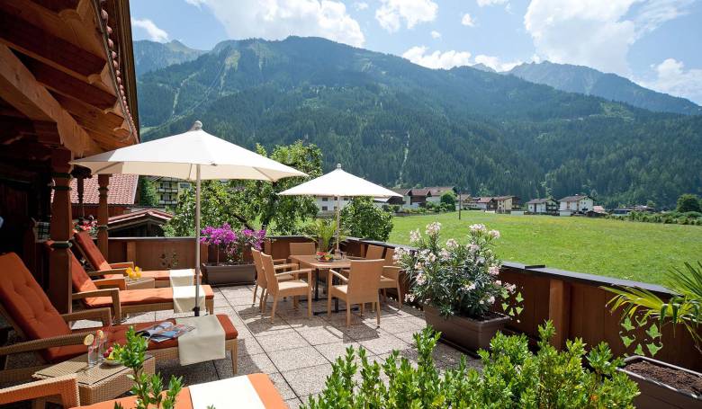 Terrasse im BRUGGER ApartHotel in Mayrhofen