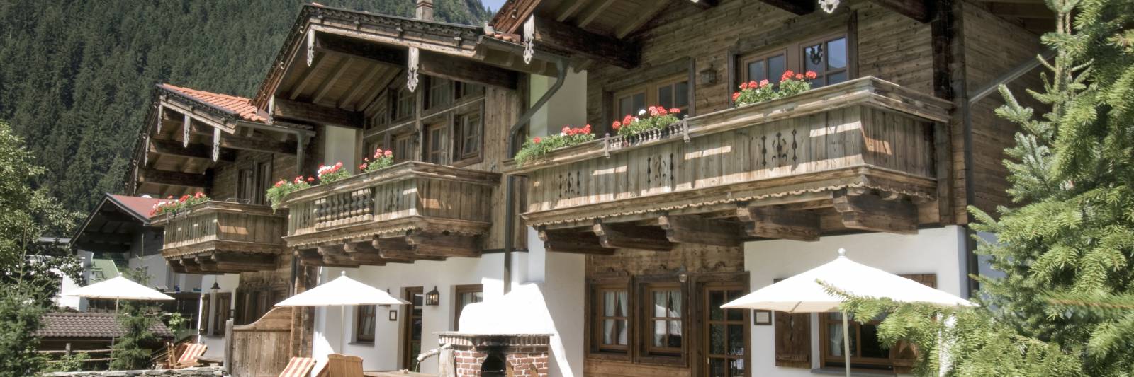 Chalets mit Terrasse im BRUGGER ChaletDorf in Mayrhofen