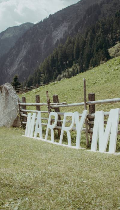 Hochzeit auf der GrasbergAlm in Finkenberg im Zillertal