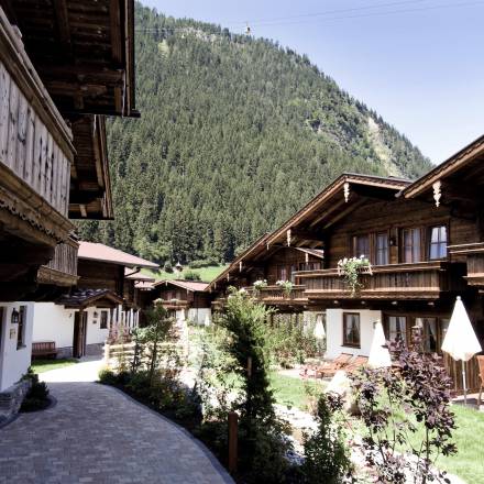 Chalets mit Terrasse im BRUGGER ChaletDorf in Mayrhofen