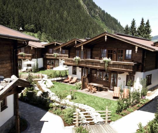 Chalets mit Terrasse im BRUGGER ChaletDorf in Mayrhofen