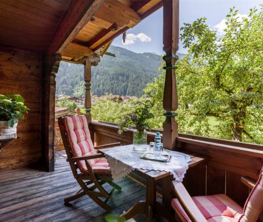 Balkon mit Aussicht auf Mayrhofen Rauchenwald