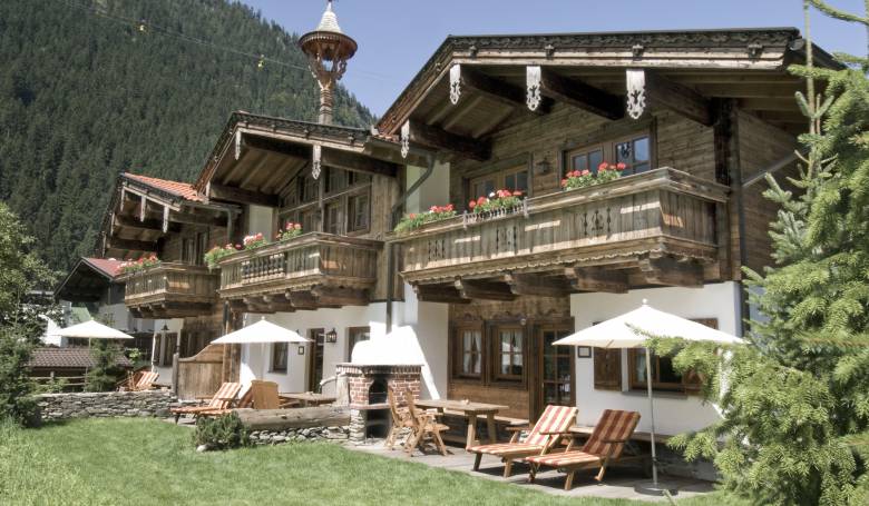 Chalets mit Terrasse im BRUGGER ChaletDorf in Mayrhofen