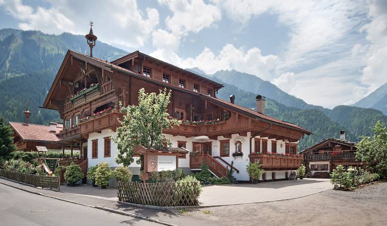 BRUGGER ApartHotel in Mayrhofen der einstige Bruggerhof