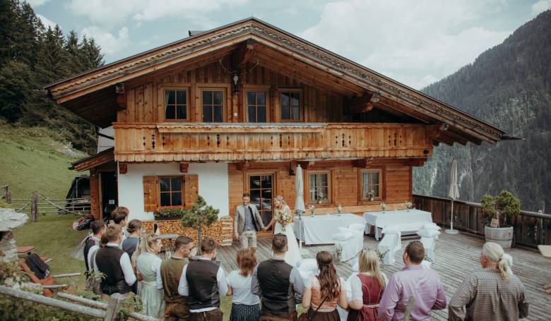 Hochzeitsfeier auf der GrasbergAlm in Finkenberg im Zillertal