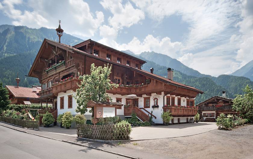 BRUGGER ApartHotel in Mayrhofen der einstige Bruggerhof