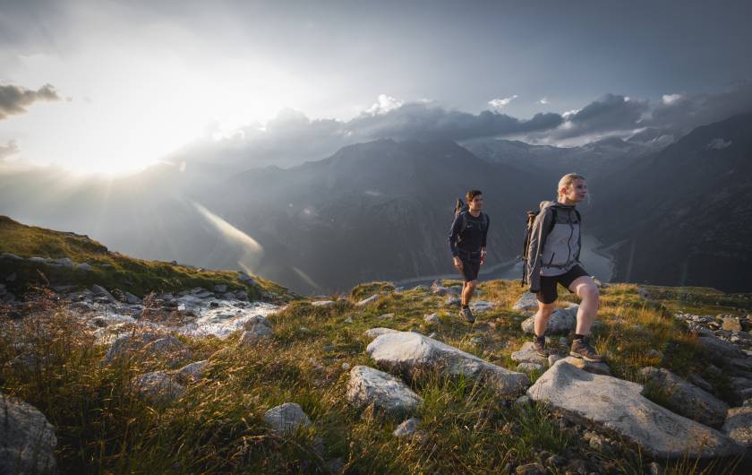 Wandern im Sommer bei der Olpererhuette im Zillertal