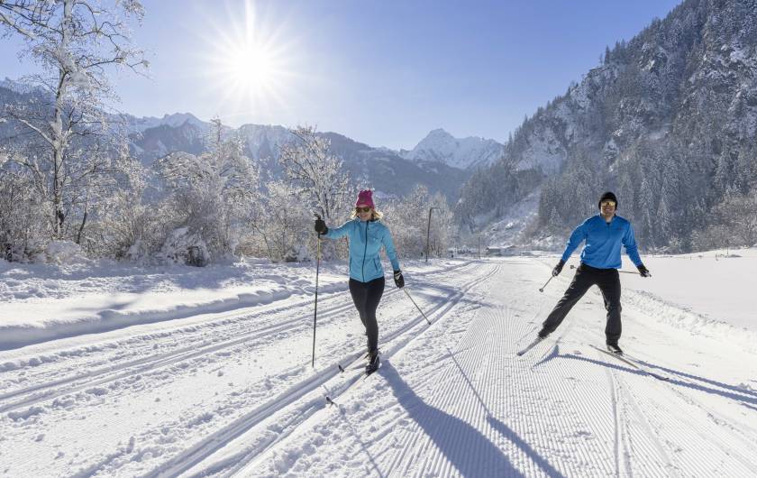 Langlaufen und Skating in der Loipe in Mayrhofen