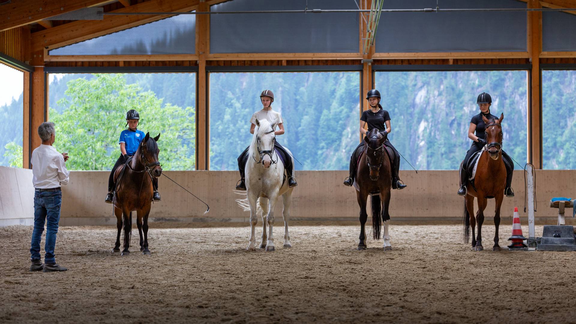 Reitstunde mit 4 Kindern