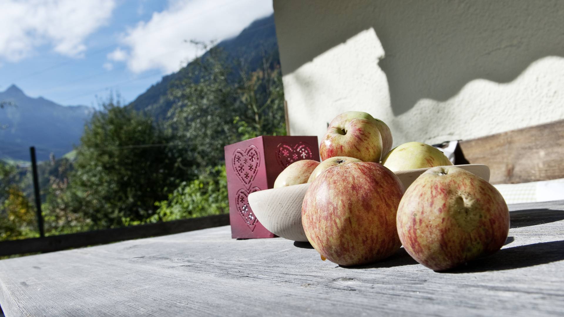 Äpfel Terrasse Ferienhaus Hubertus